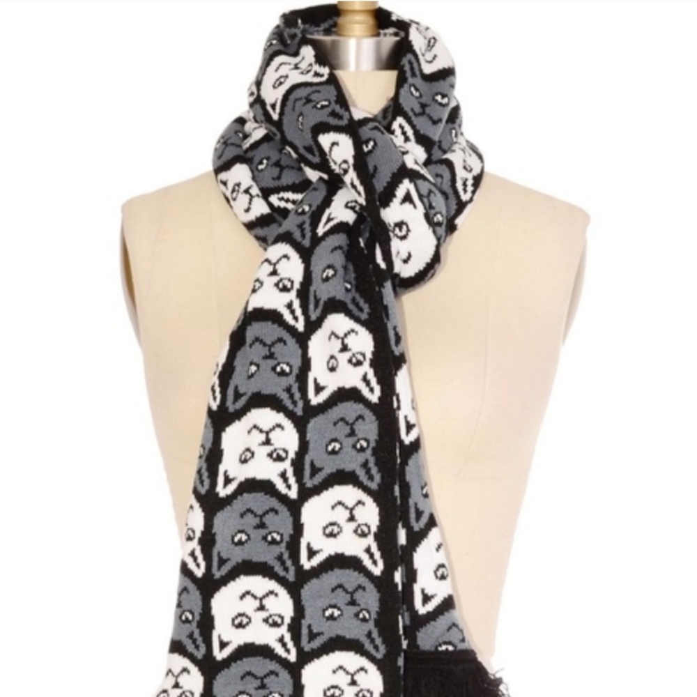 Cuddled in Kitty Cats Soft Knit Scarf (Gray/White)